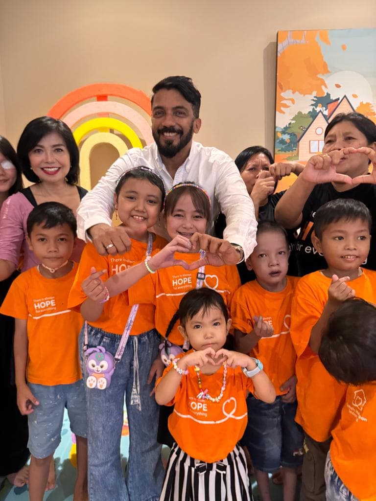 Gallery - Team members spending meaningful time with kids