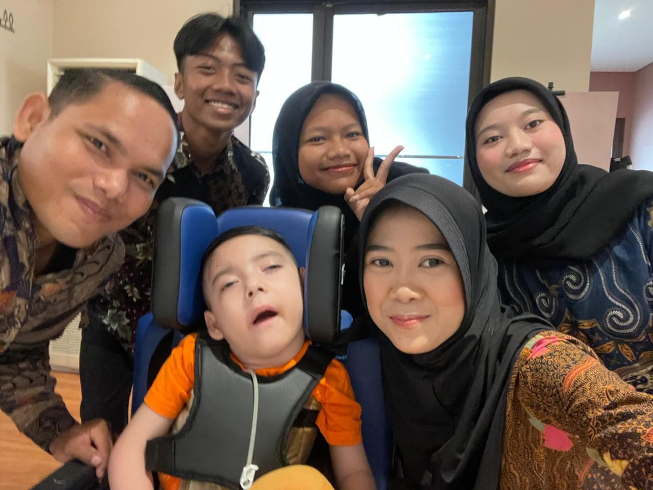 Gallery - Happy faces and human connection in action